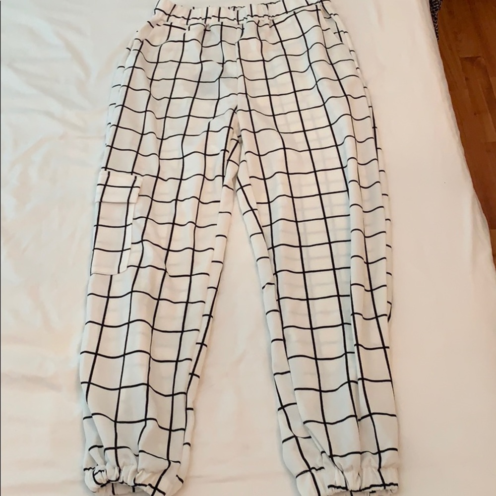 White and black pants that have never been worn